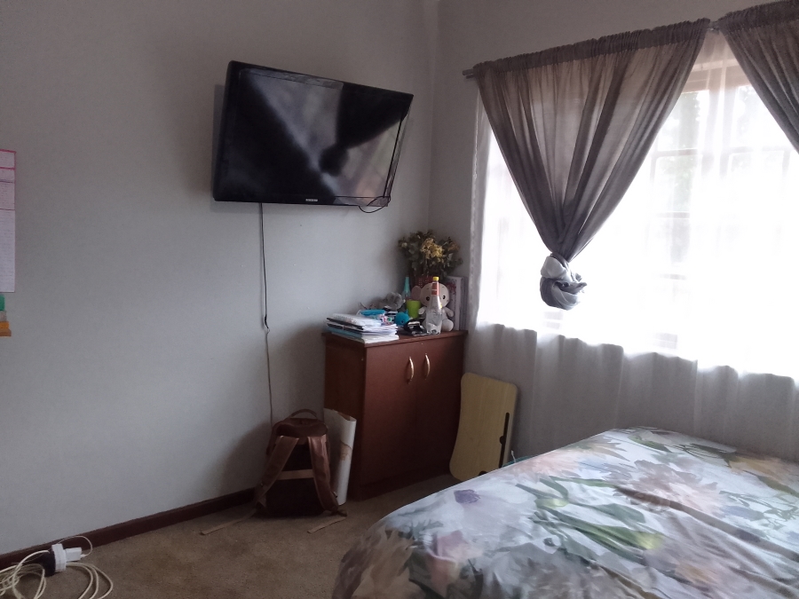 3 Bedroom Property for Sale in Protea Park North West